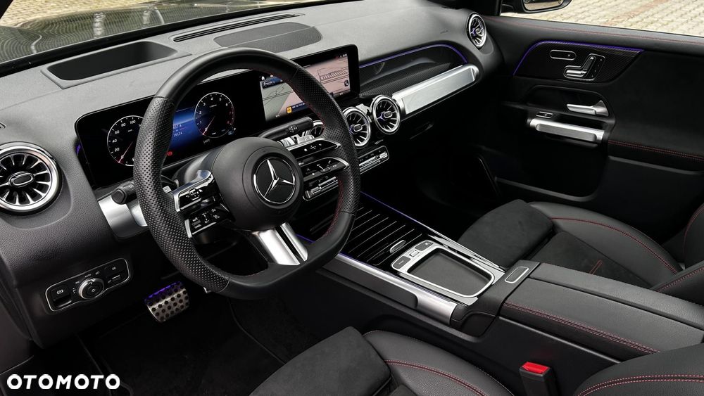 Mercedes-Benz GLB - 11