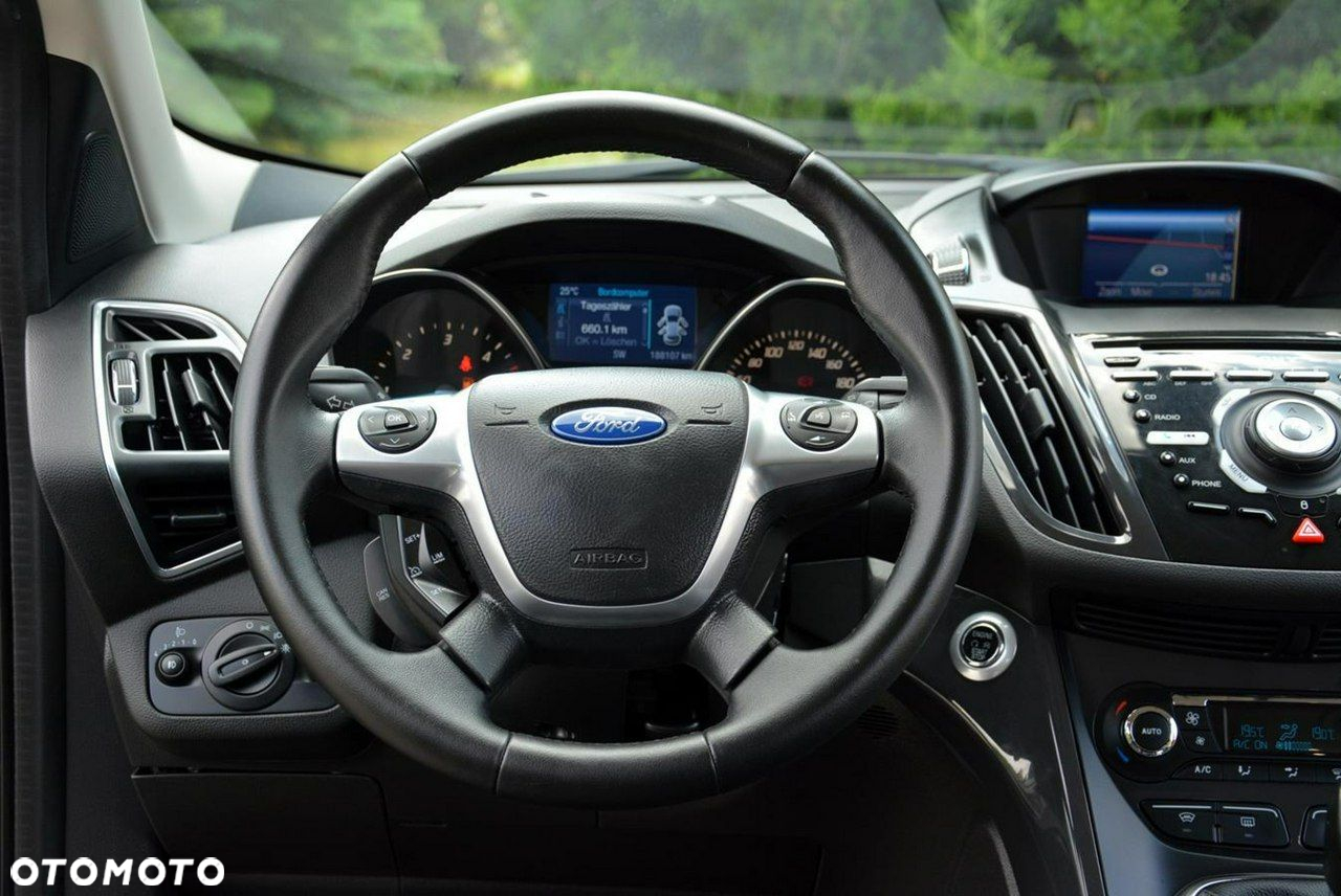 Ford Kuga 2.0 TDCi FWD Titanium - 22
