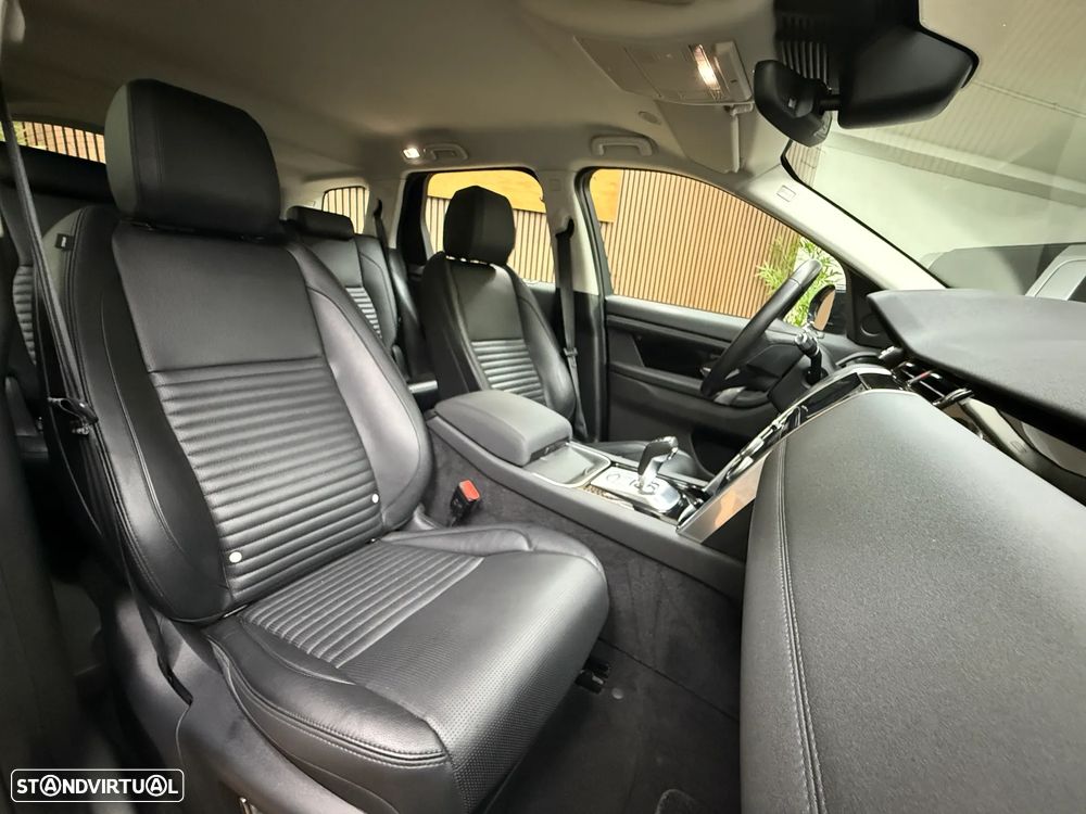 Land Rover Discovery Sport P300e - 37