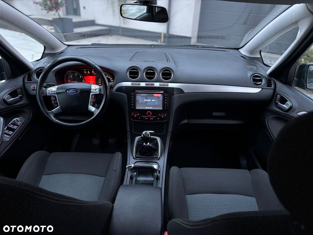 Ford S-Max - 16