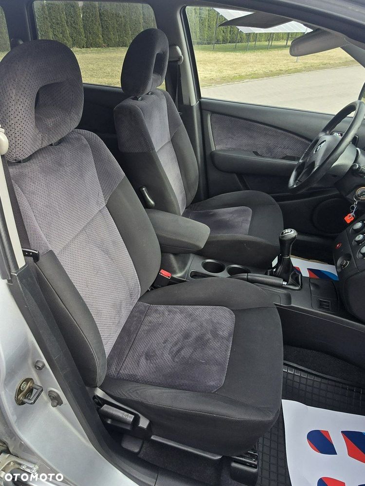 Mitsubishi Outlander - 23