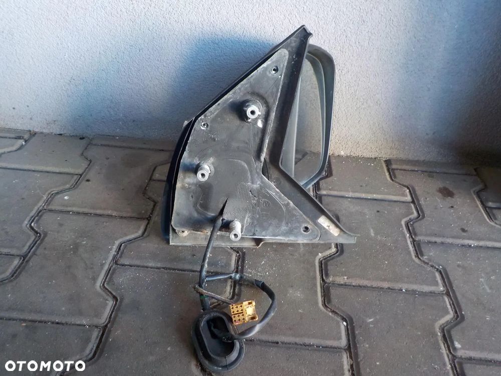 VW T5 LUSTERKO PRAWE ELEKTRYCZNE PASAŻERA - 2