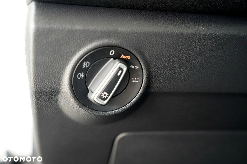 Volkswagen T-Roc - 23