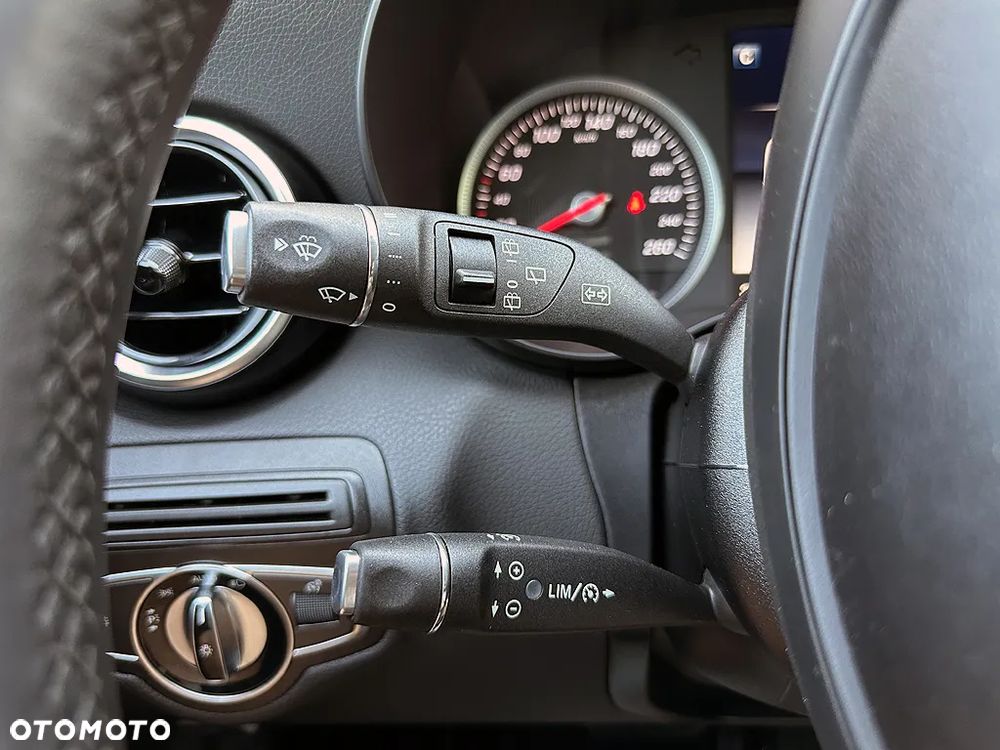 Mercedes-Benz Klasa C 200 (BlueTEC) d 7G-TRONIC - 31