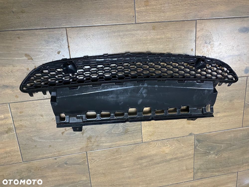 GLE AMG KRATKA GRILL ZDERZAK PRZÓD A1678857303 ORG - 2