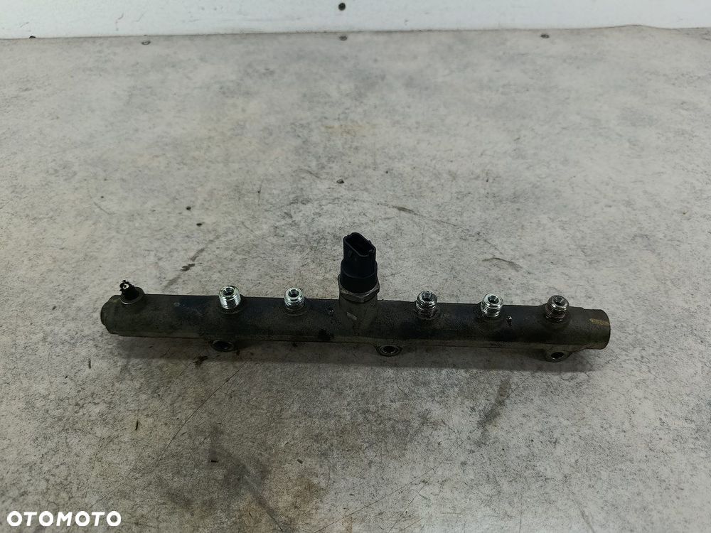 LISTWA WTRYSKOWA DIESEL KIA SORENTO I 31400-4A010 0445214061 BOSCH 2.5 CRDI - 7