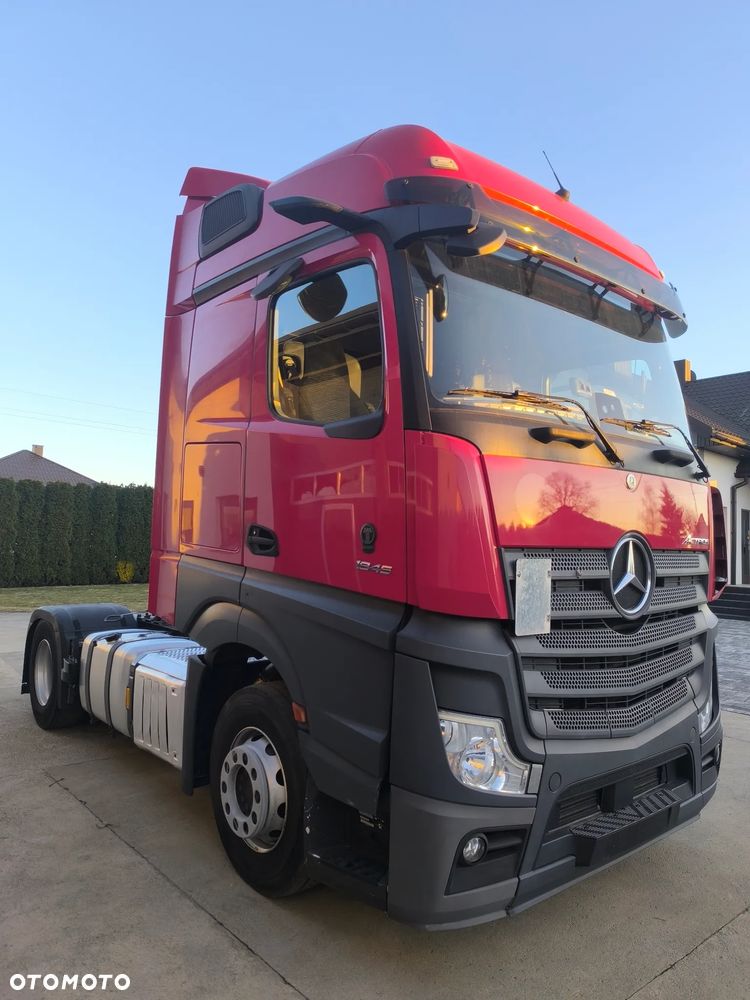 Mercedes-Benz ACTROS - 1