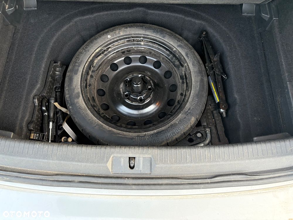 Volkswagen Golf - 10