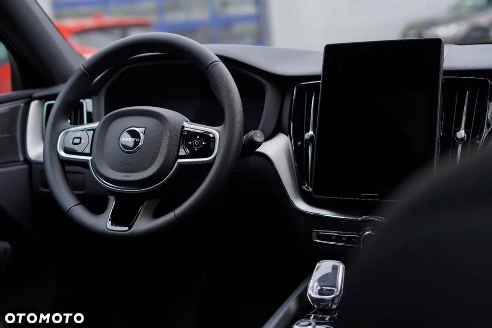 Volvo XC 60 B5 B AWD Plus Black Edition - 19