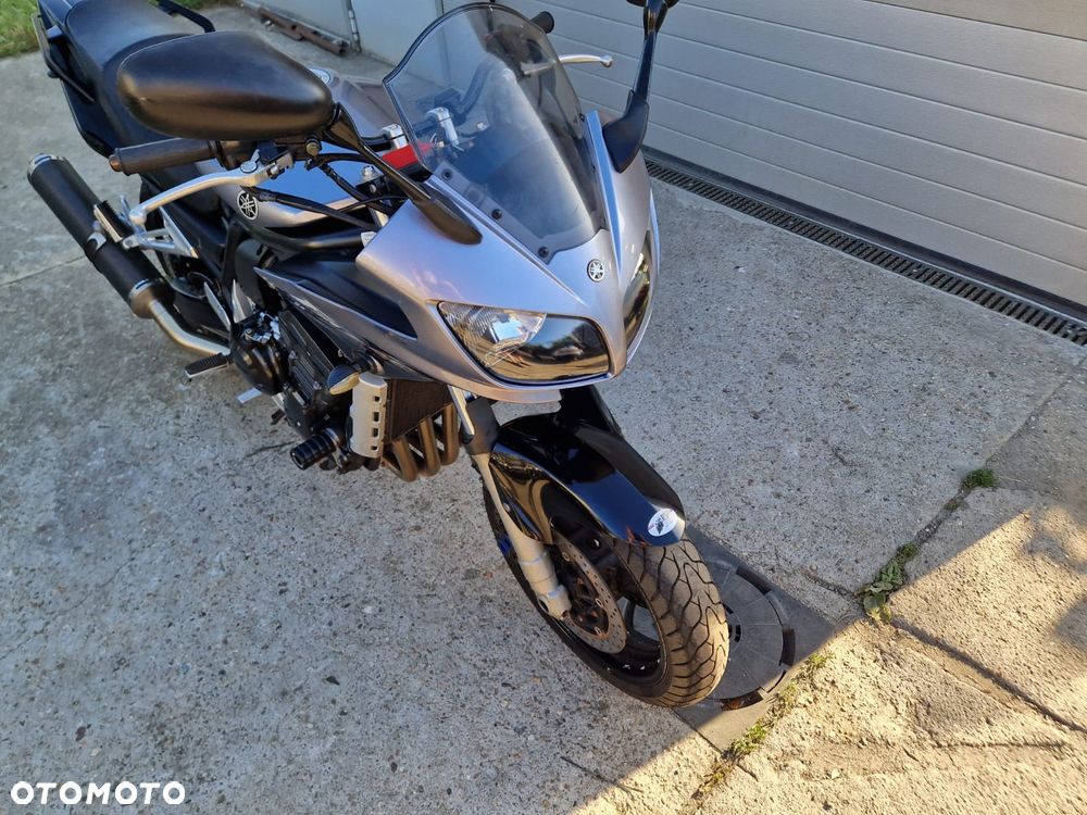 Yamaha FZS - 4