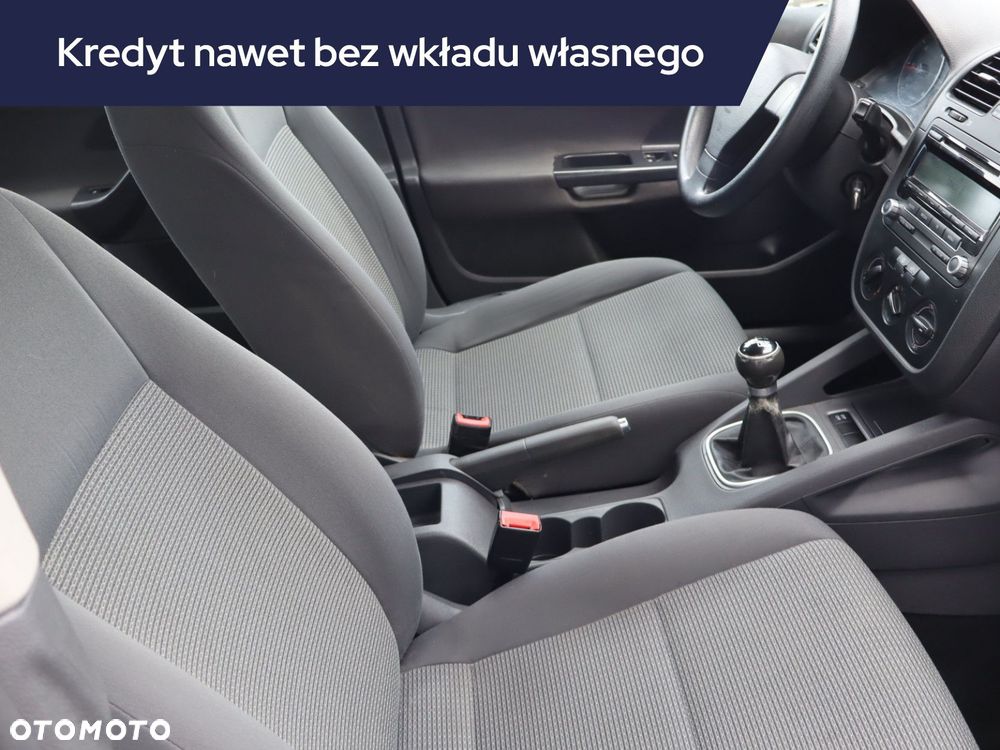 Volkswagen Jetta - 11
