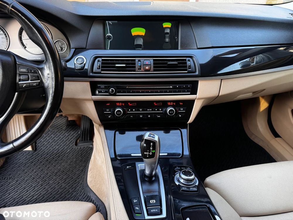 BMW Seria 5 530d xDrive Luxury Line - 14