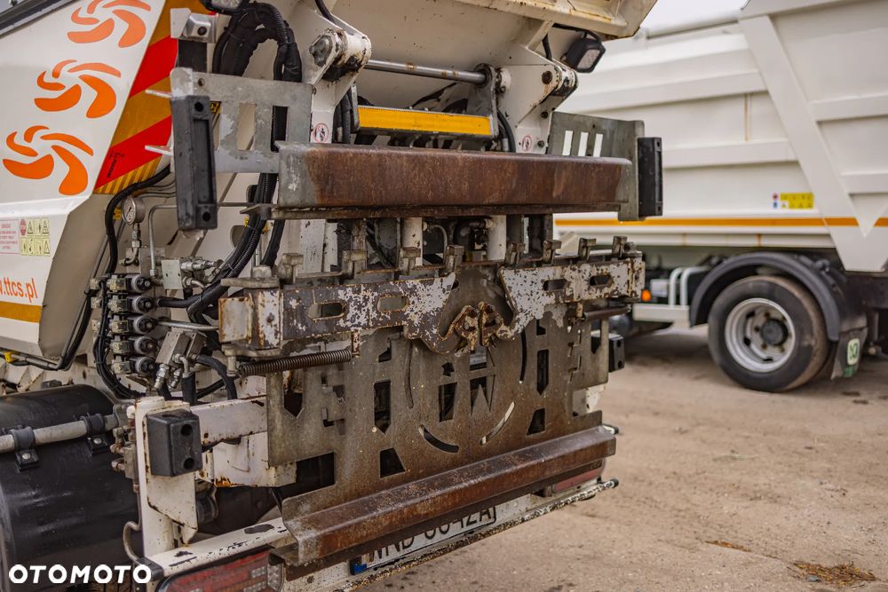 Piaggio NP6 CNG ŚMIECIARKA NISKI PRZEBIEG - 9