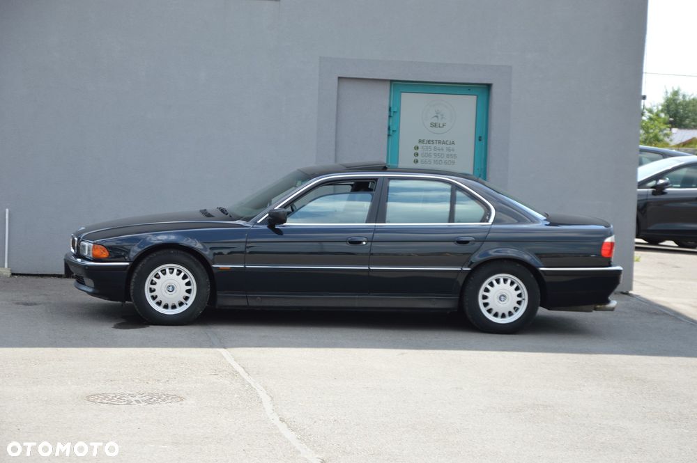 BMW Seria 7 740i - 11