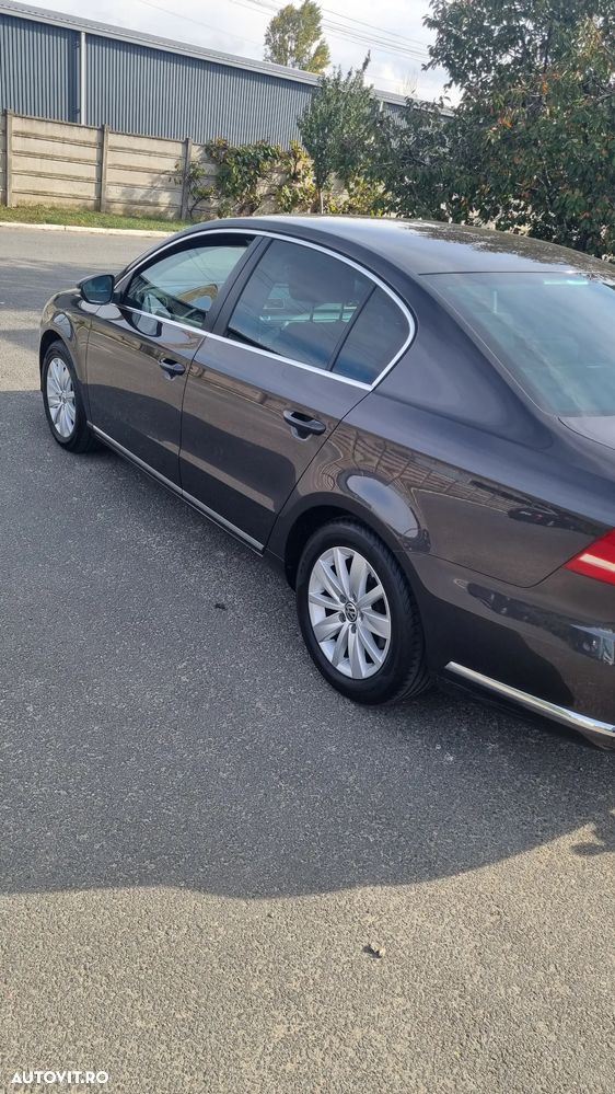 Volkswagen Passat 2.0 Blue TDI SCR Trendline - 9