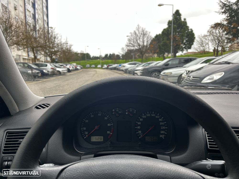 VW Golf 1.6i Confortline AC - 6