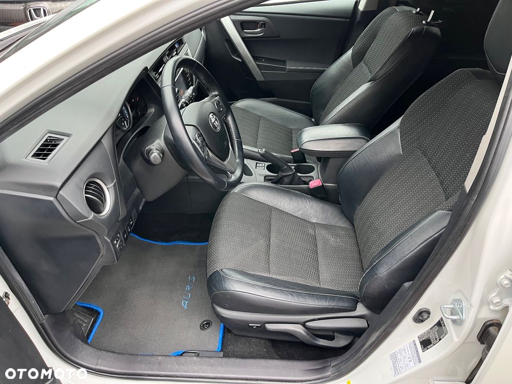 Toyota Auris - 18