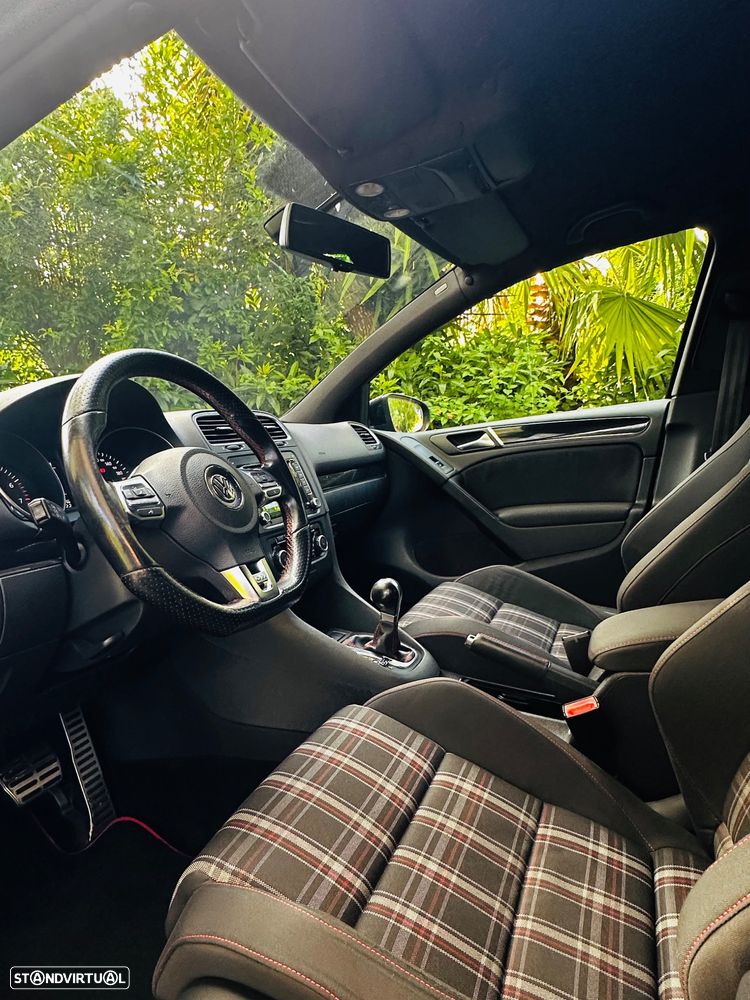 VW Golf 2.0 GTI DSG - 21