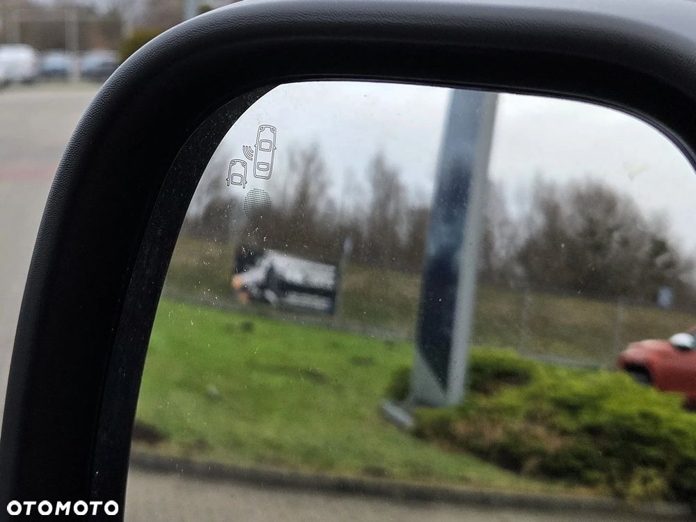 Peugeot Traveller - 15