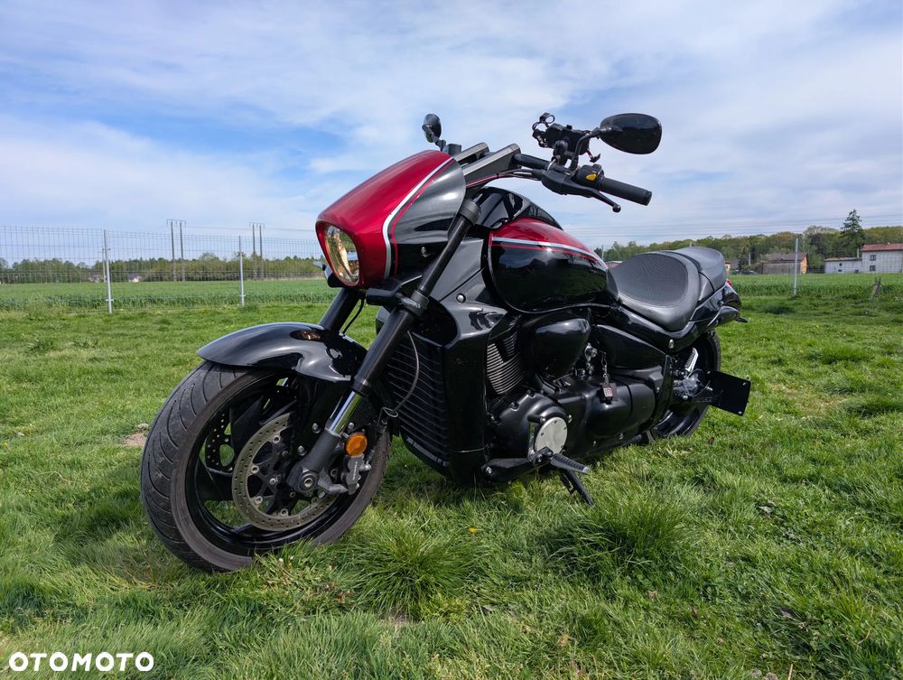 Suzuki Intruder - 1