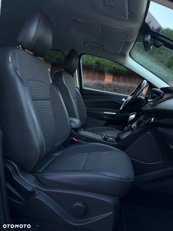 Ford Kuga 2.0 TDCi 4x4 Titanium - 34
