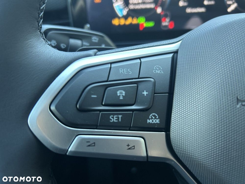 Volkswagen T-Roc - 39