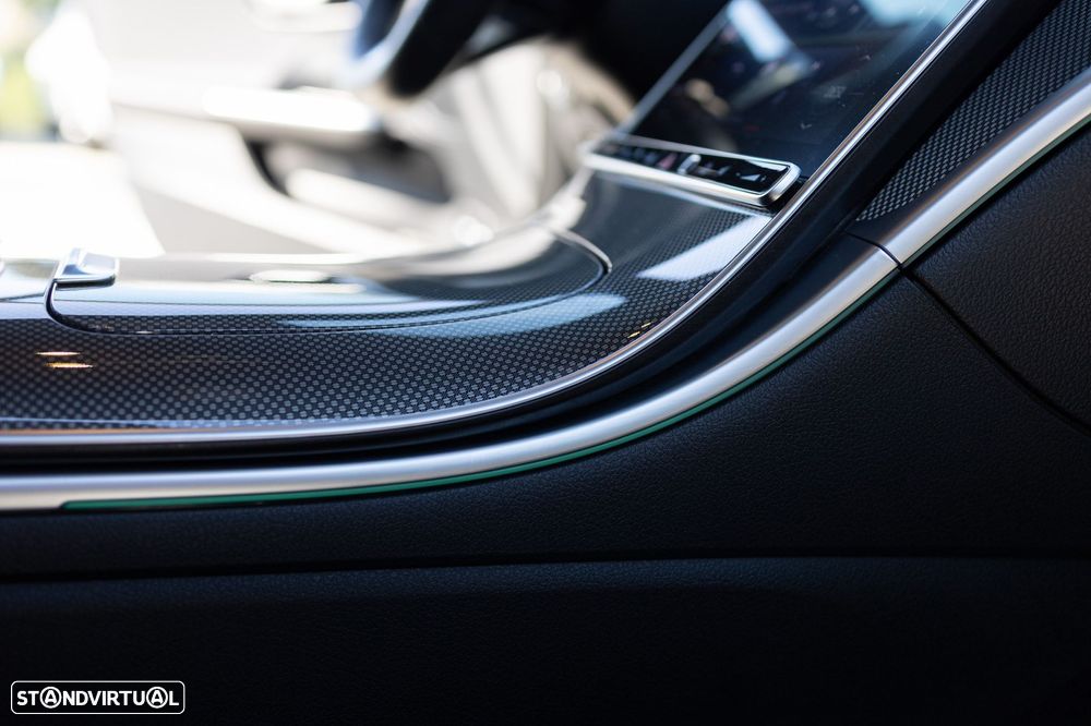 Mercedes-Benz C 300 e AMG Line - 35