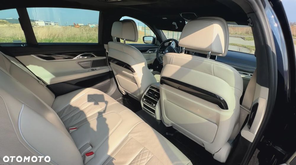 BMW Seria 7 750i xDrive - 21