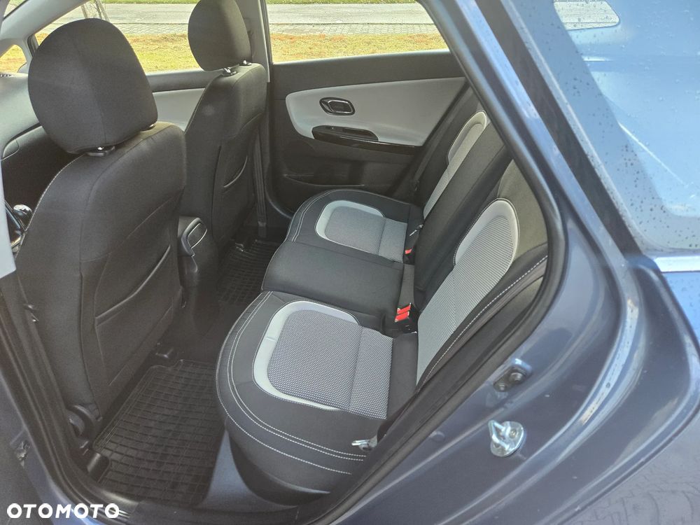 Kia Ceed - 7
