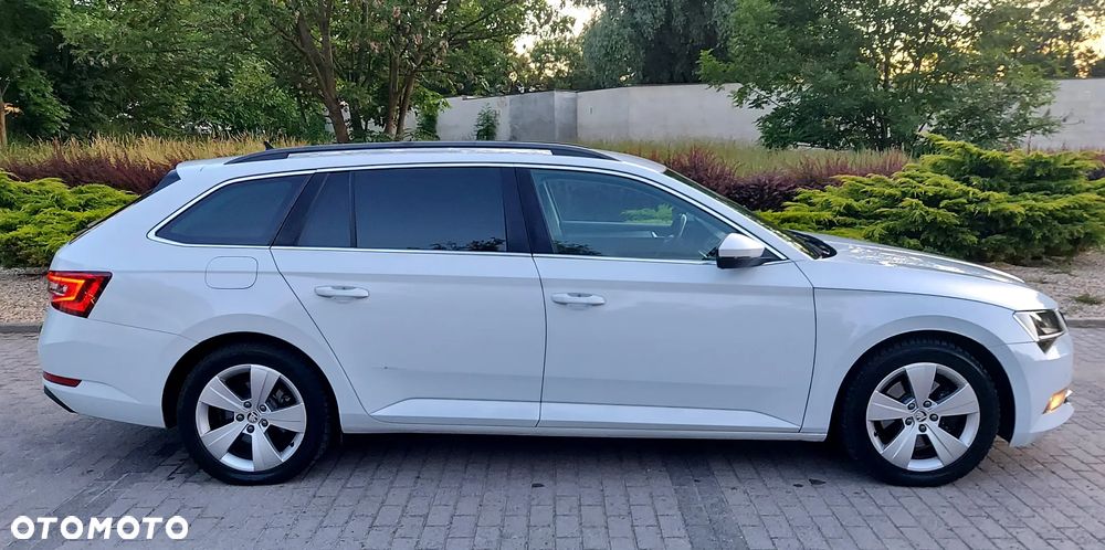 Skoda Superb 2.0 TDI Premium Edition - 21