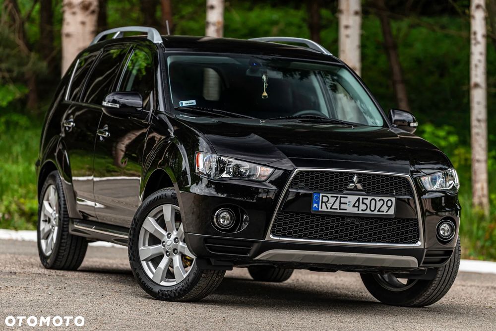 Mitsubishi Outlander - 2