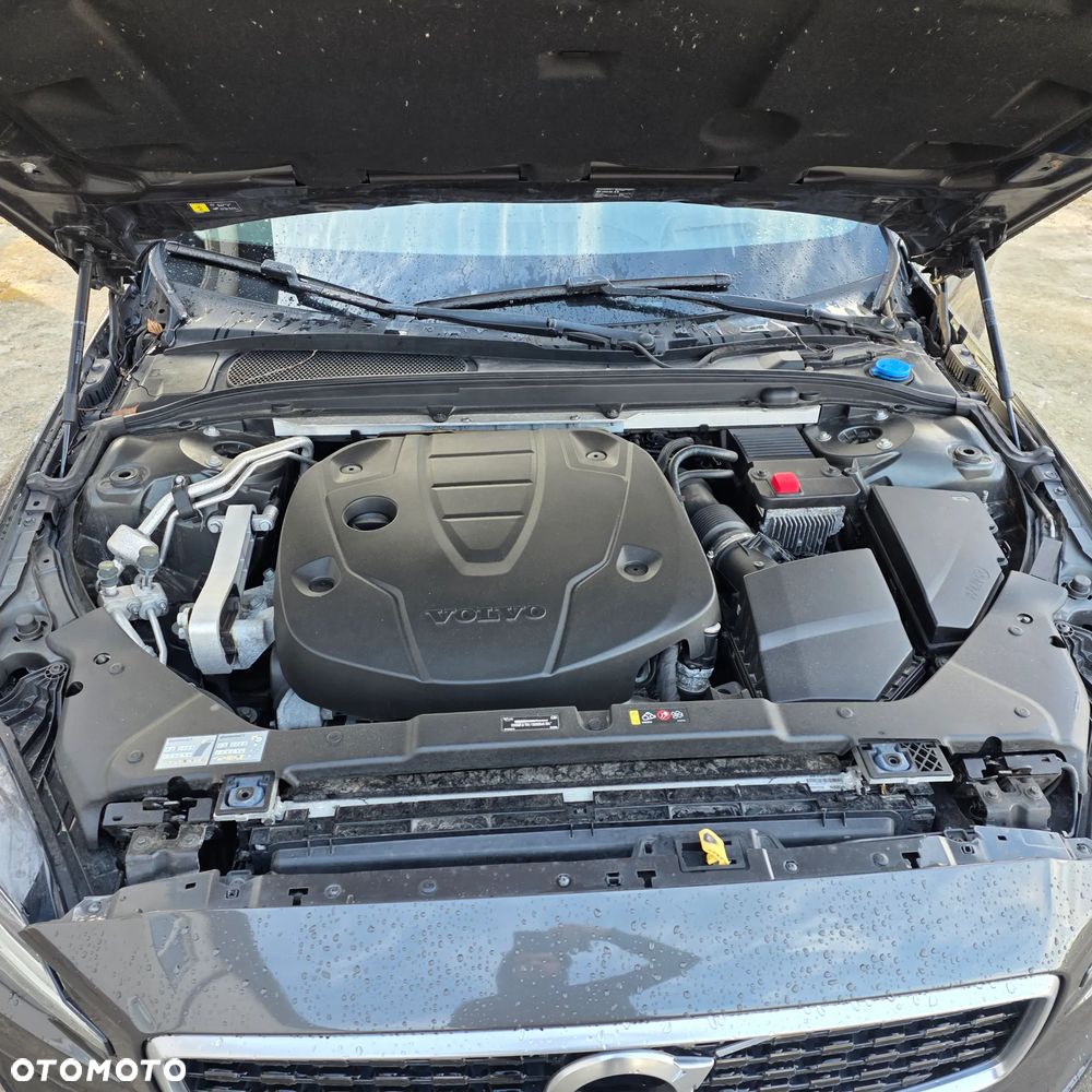 Volvo V60 D4 Geartronic R-Design - 19