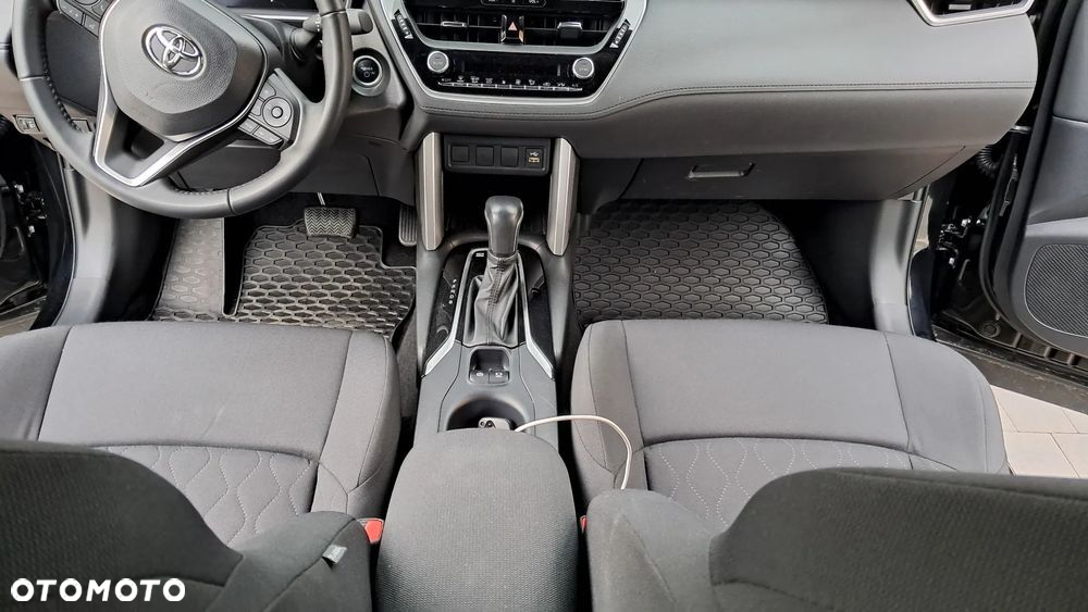 Toyota Corolla Cross - 12