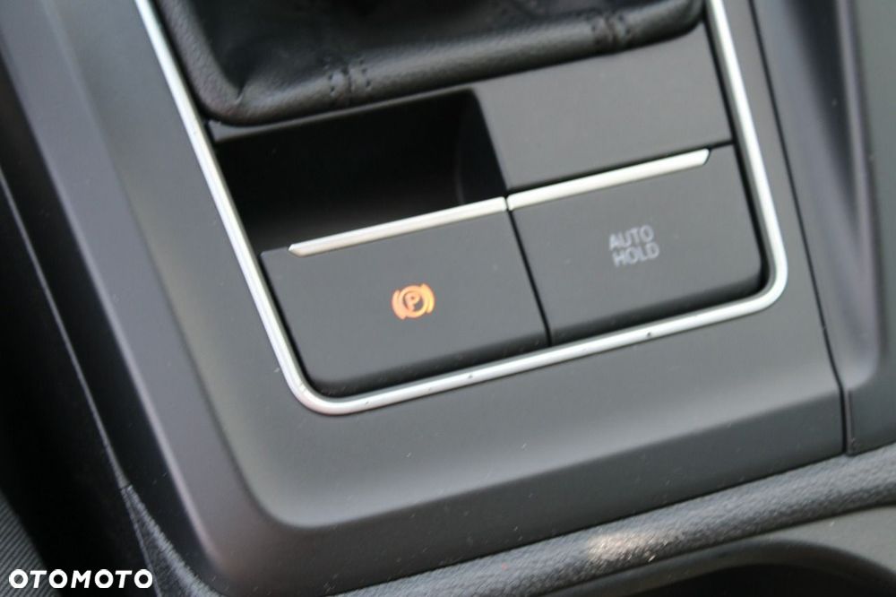 Volkswagen Golf - 24