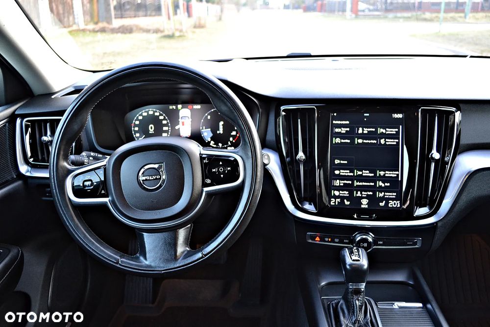 Volvo V60 D4 Geartronic Summum - 34