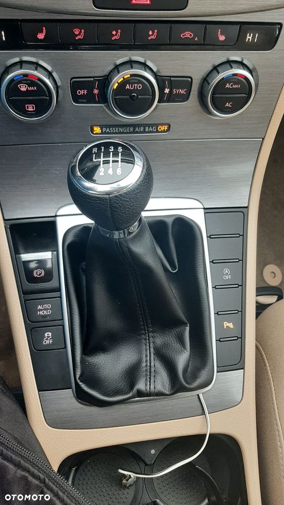 Volkswagen Passat 2.0 TDI Comfortline - 27