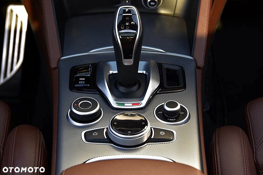 Alfa Romeo Stelvio 2.0 Turbo Veloce Q4 - 29