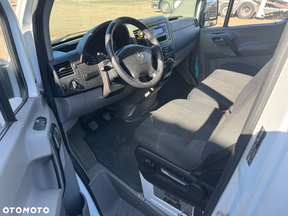 Mercedes-Benz Sprinter - 9