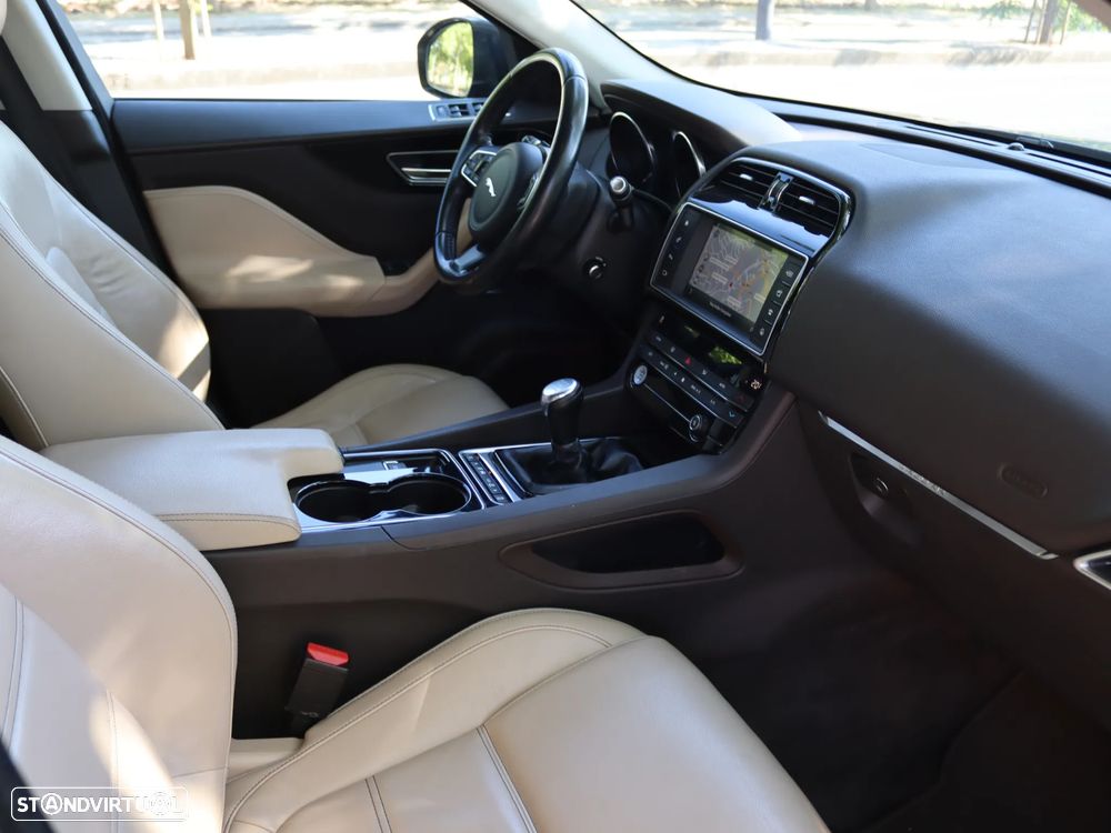 Jaguar F-Pace 2.0 i4D Prestige AWD Aut. - 6