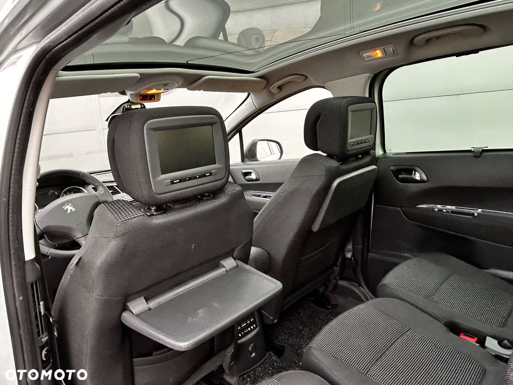 Peugeot 5008 HDI FAP 150 Family Plus - 26