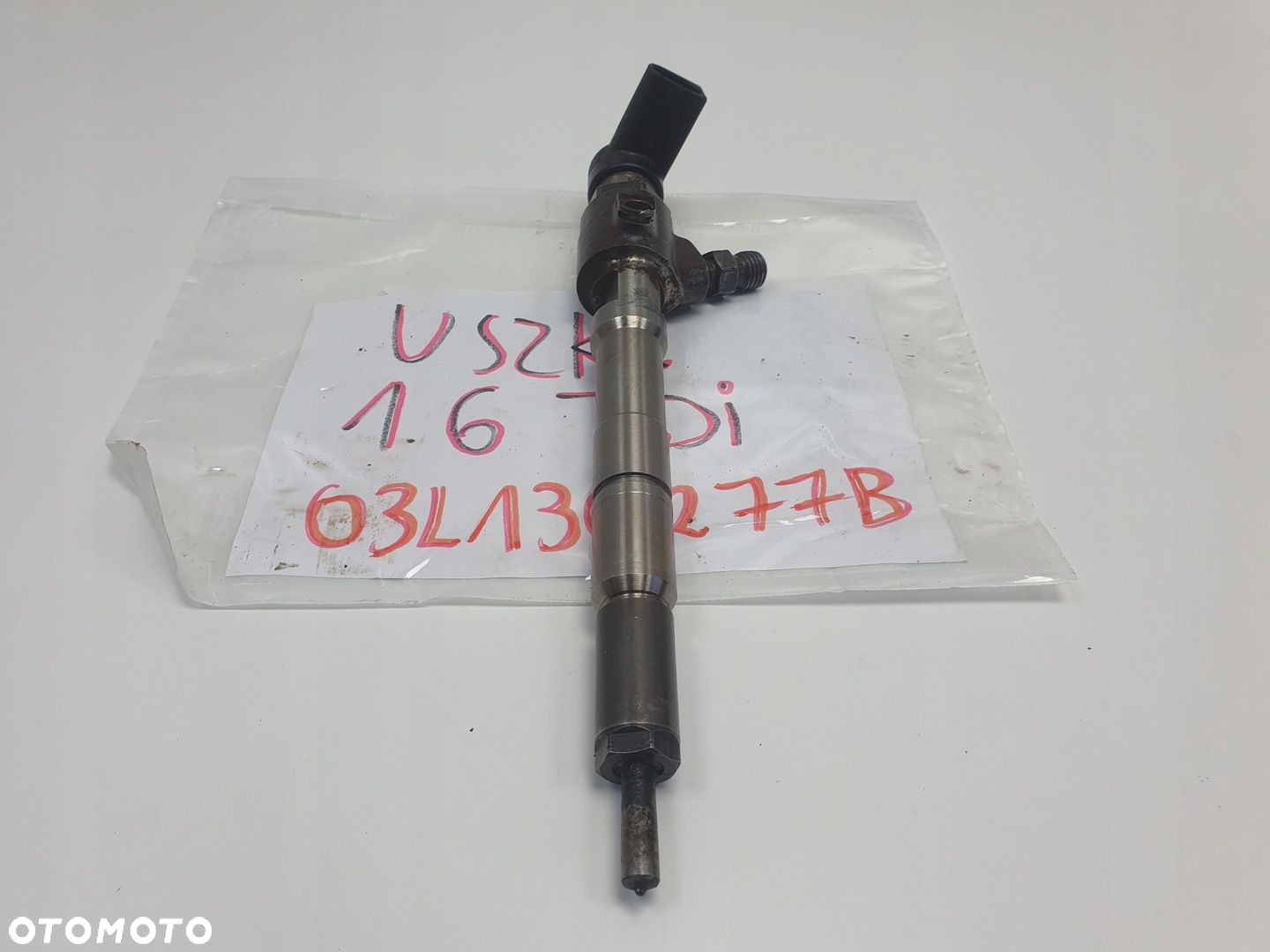 Seat Ibiza IV 1.6 TDI WTRYSKIWACZ 03L130277B - 3