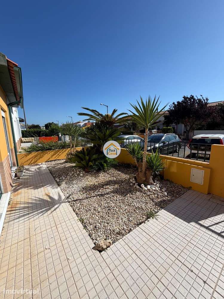 Moradia T4 no centro de Cantanhede com dois pisos e terraço. - Grande imagem: 4/60