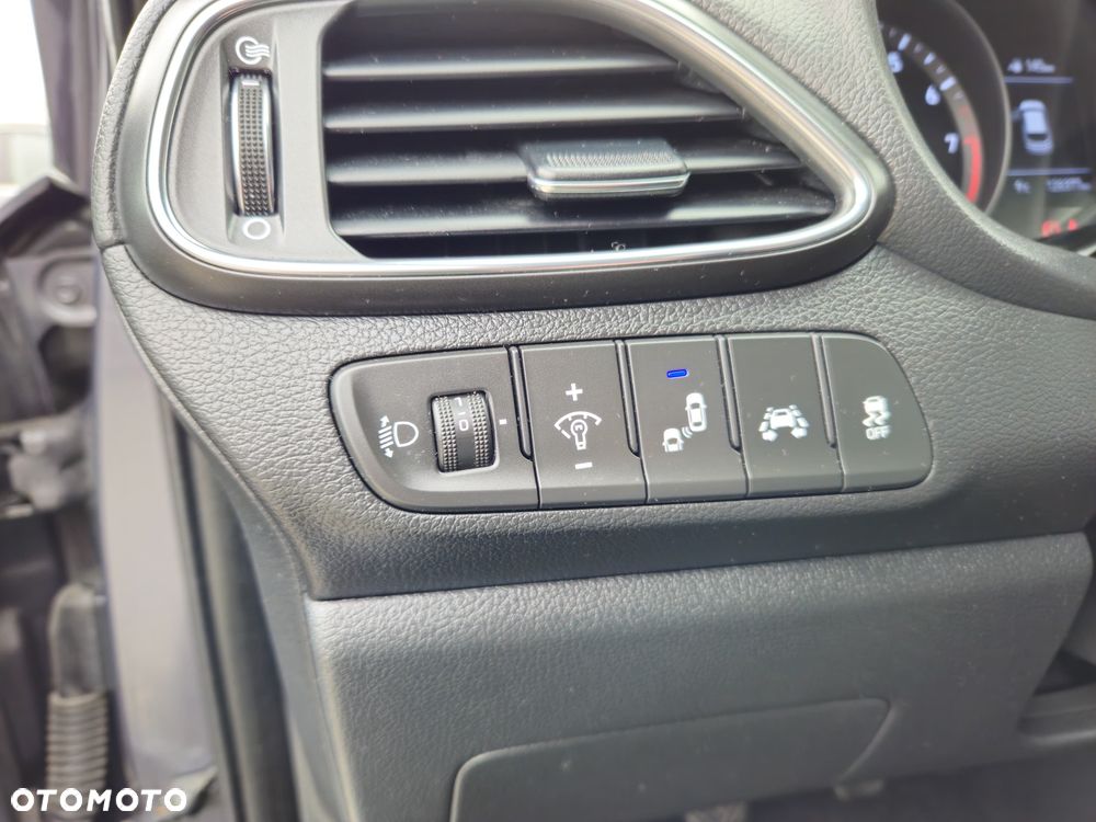 Hyundai i30 1.0 T-GDI YES - 25
