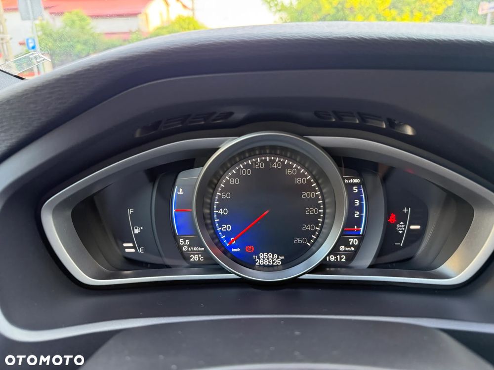 Volvo V40 D2 RDesign - 24