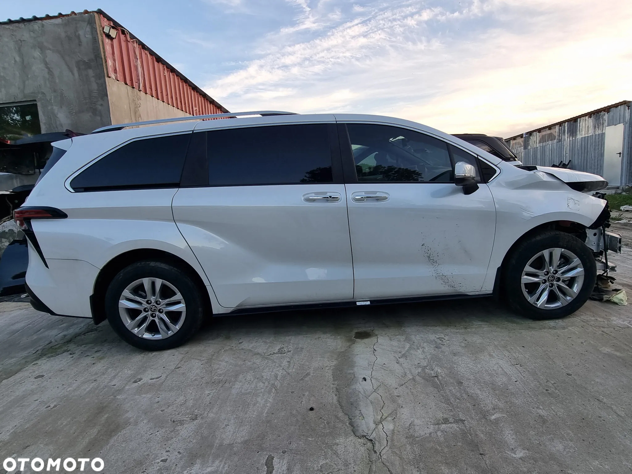 Toyota Sienna - 7