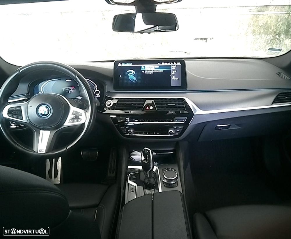 BMW 530 e Pack Desportivo M - 2