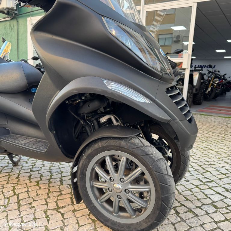 Piaggio MP3 250 - 12