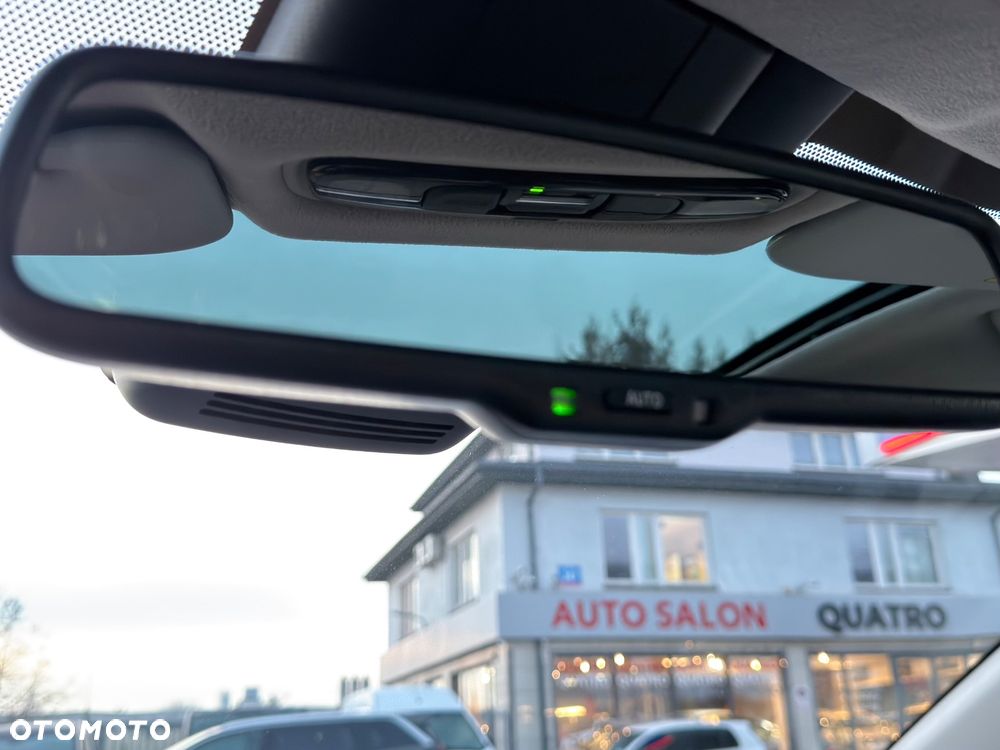 Toyota Yaris Hybrid 1.5 Executive - 23