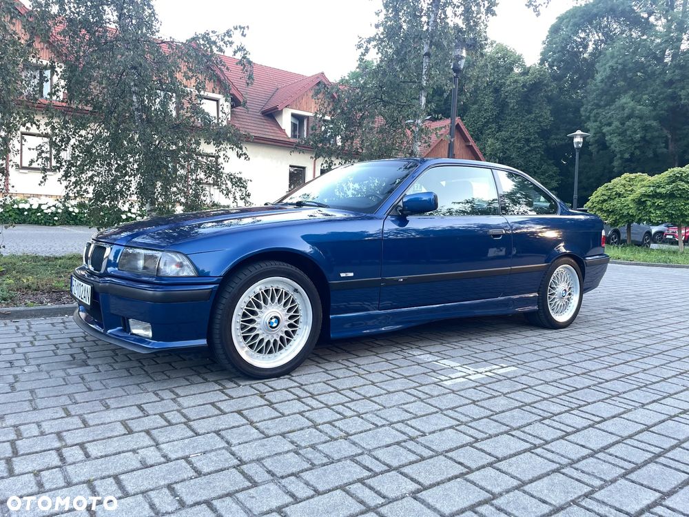 BMW Seria 3 323i - 4