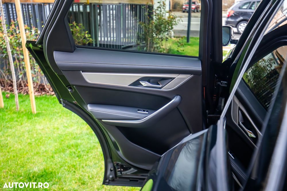 Jaguar F-Pace P250 AWD R-Dynamic Black - 22